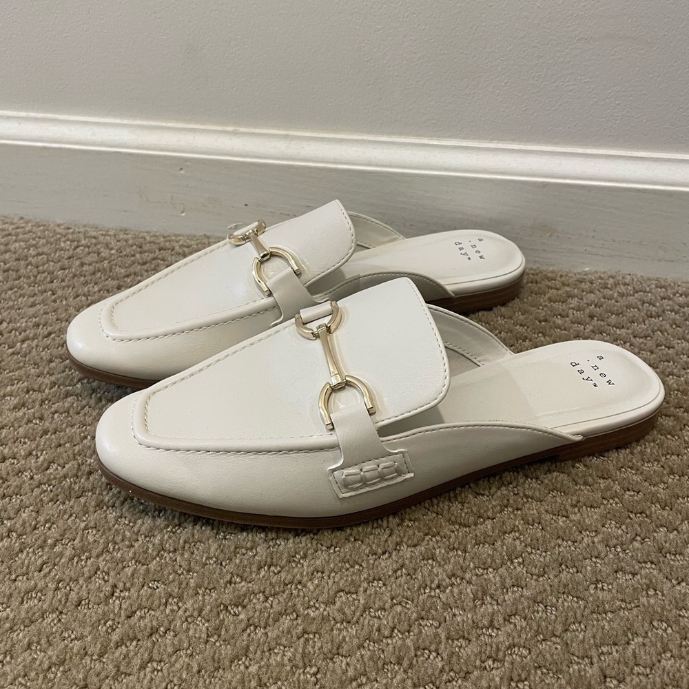 A New Day cream slip on backless loafers
